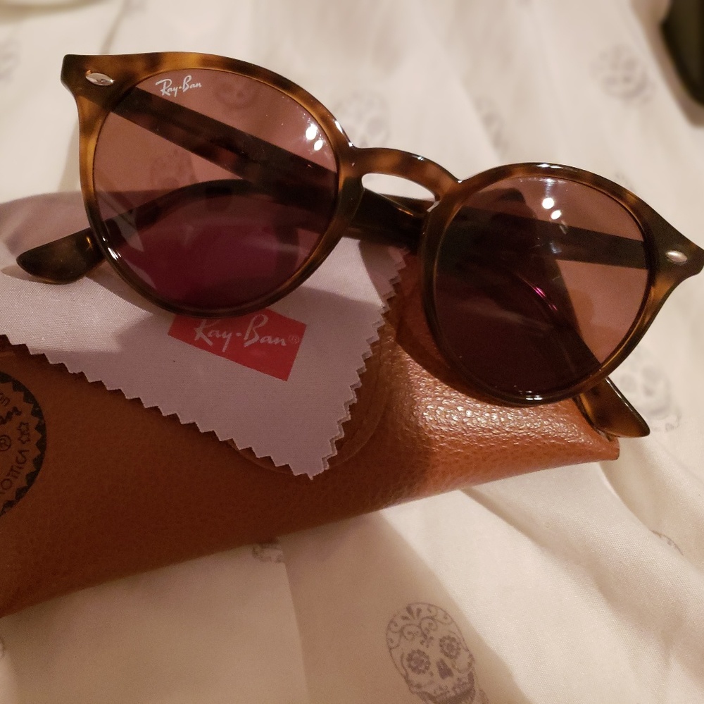 Ray-Ban Round Plastic Tortoise Subglasses😎